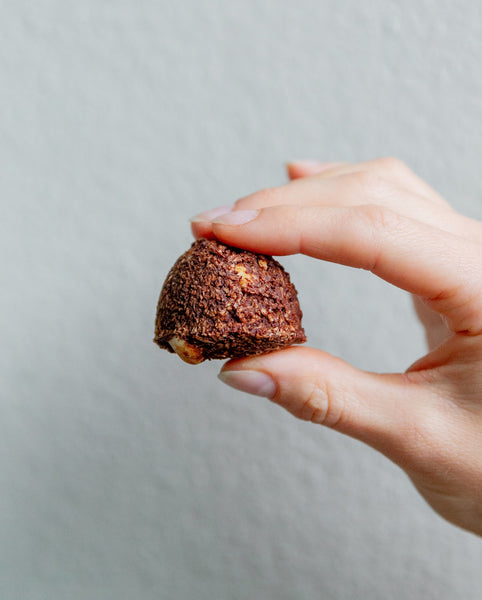 Little Bird Good Macaroons Cacao Hazelnut