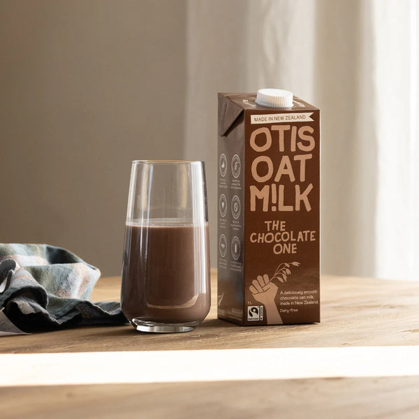 Otis Oat M!lk, the Chocolate one. CHOCOLATE MILK (6 X 1L)