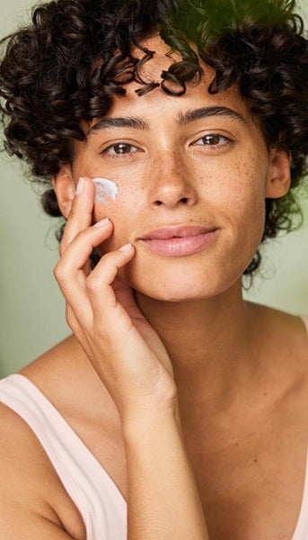 Weleda Sensitive Soothing Moisturiser – Almond 30ml