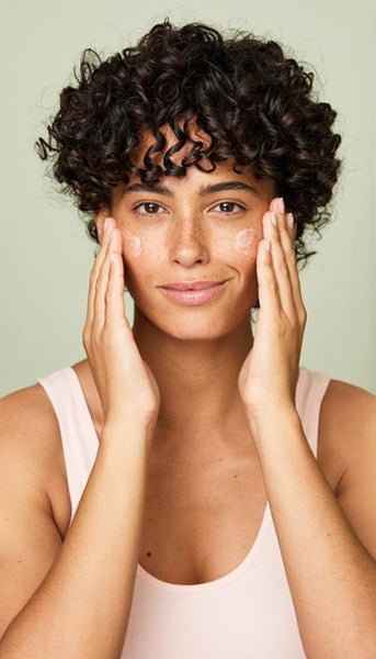 Weleda Sensitive Soothing Moisturiser (Light) - Almond 30ml